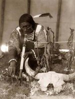 Sioux_Indian_Smoking_Pipe_1907.jpg