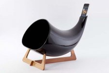 horn-shaped-iPhone-speakers02.jpg