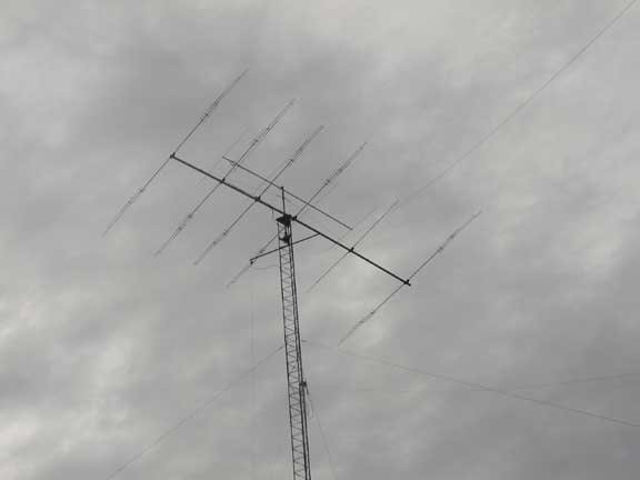 Tower-and-Yagi-antenna's.jpg
