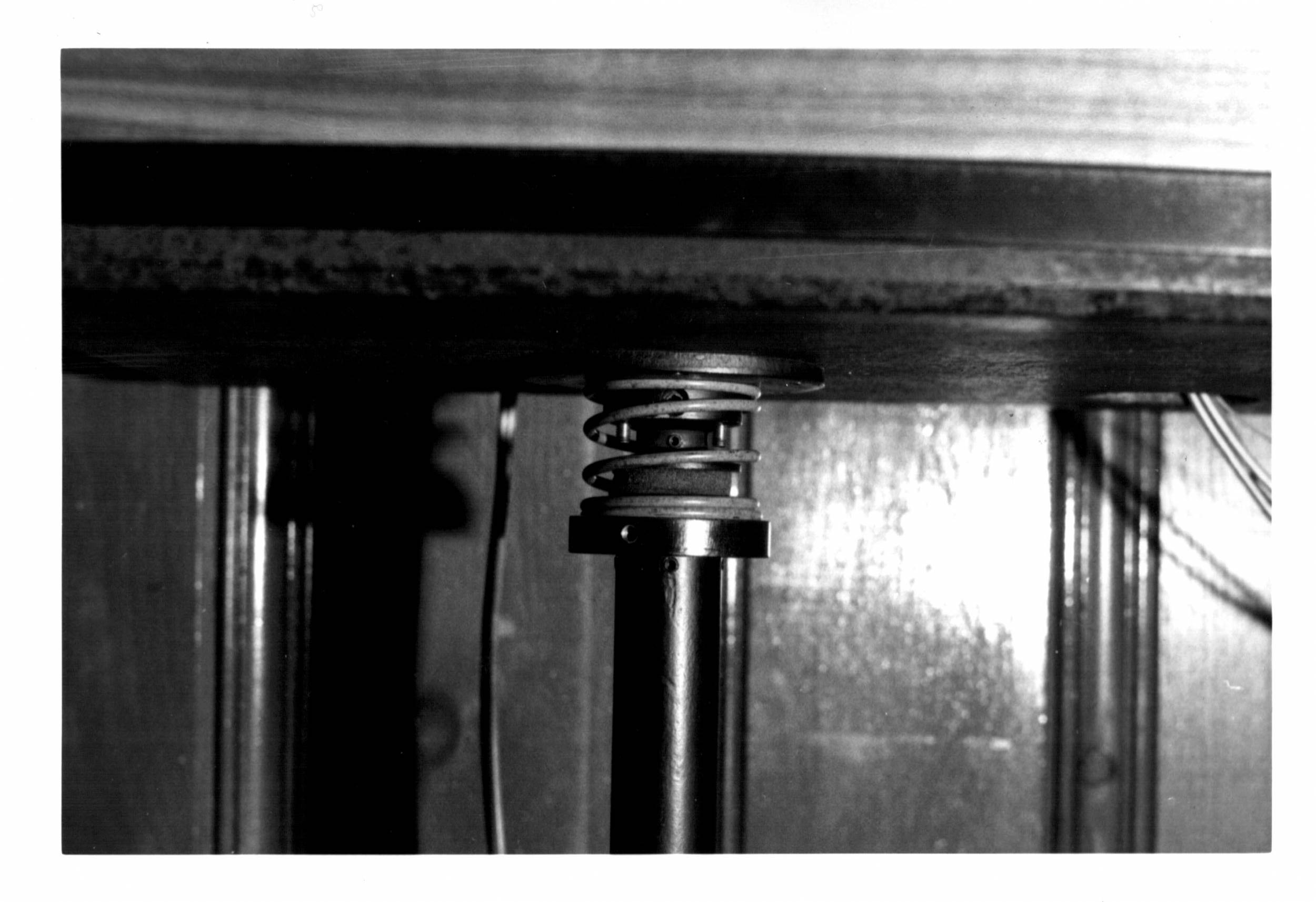 3_tt_stand_closeup