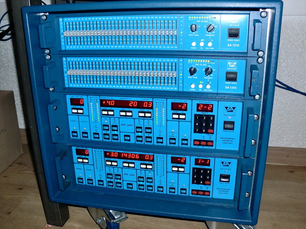 SA-EQ-Rack1sm