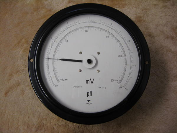 grosses-millivoltmeter-fuer-foto-bild-59337090