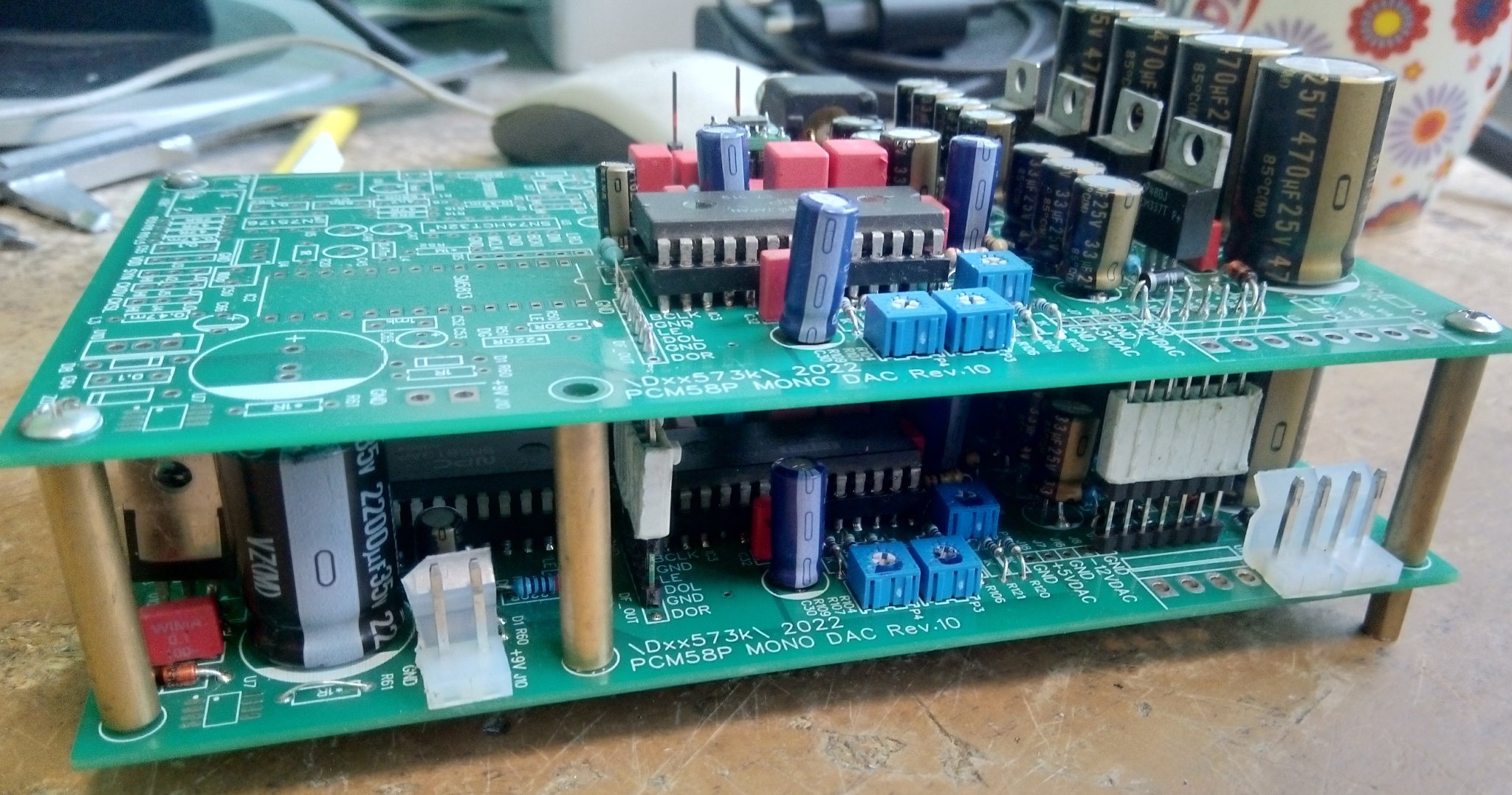 01_DAC_full_back.jpg