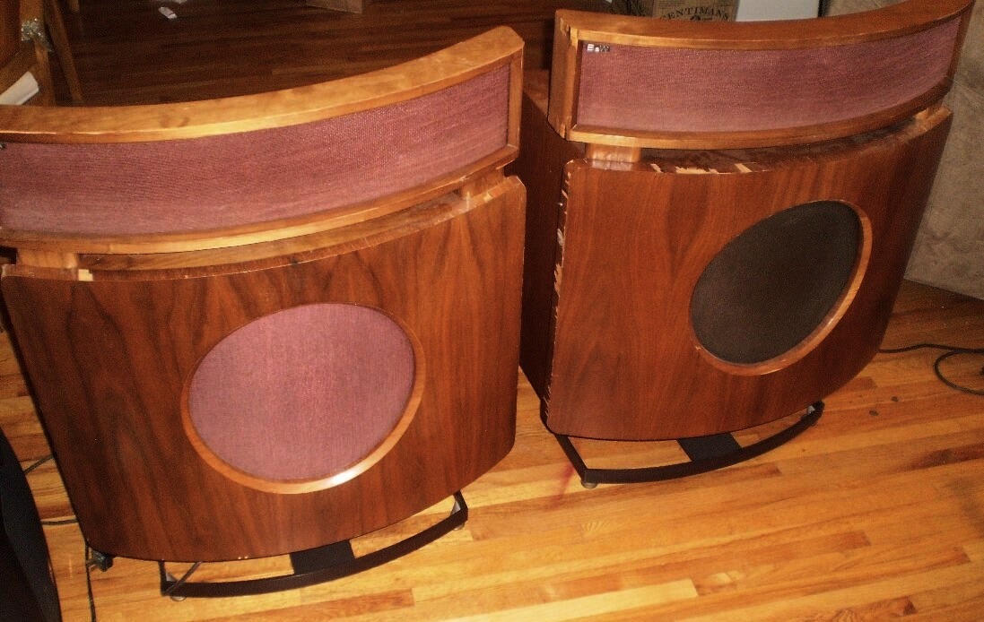 1114702-1efef1fe-bowers-amp-wilkins-dm70-speakers 2.jpg
