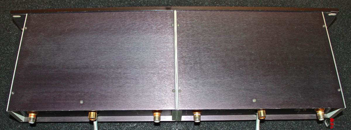 1168064-vendetta-research-scp2a-phono-stage-preamplifier.jpg