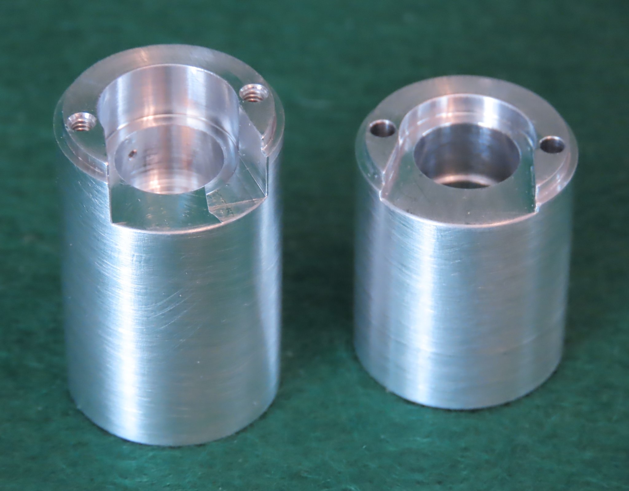 12_top_and_bottom_shelf_trunnions.jpg