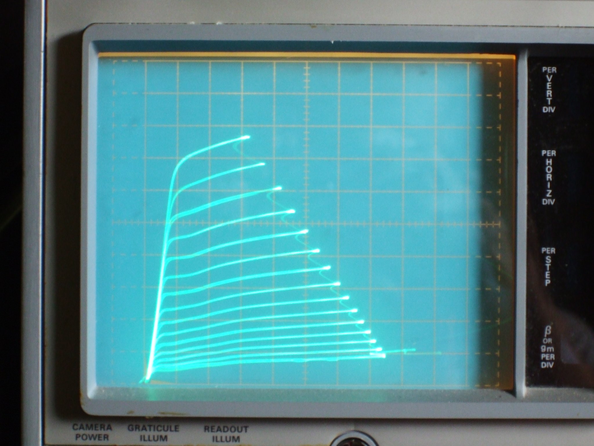 12BQ6GA_RAY_150V_2Vsteps_50Vdiv_50mAdiv.JPG