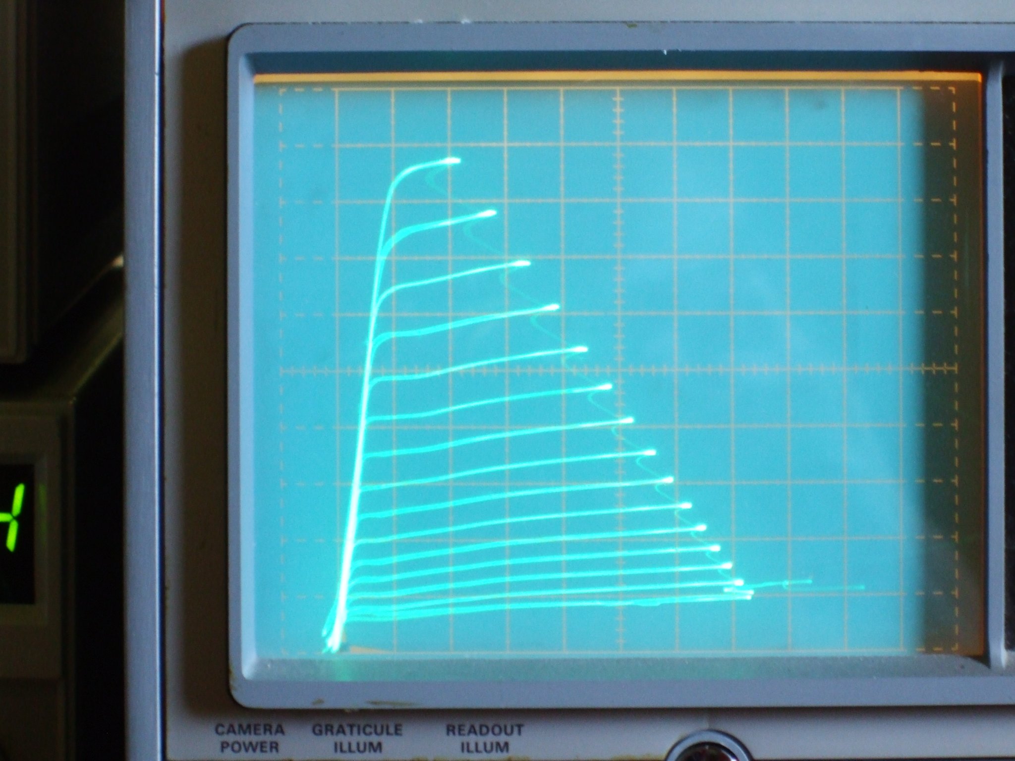12GE5_SYL_sq_150V_2Vsteps_50V_50mA.JPG
