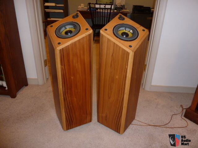 1725602-32b2a90c-shahinian-compass-speakers.jpg