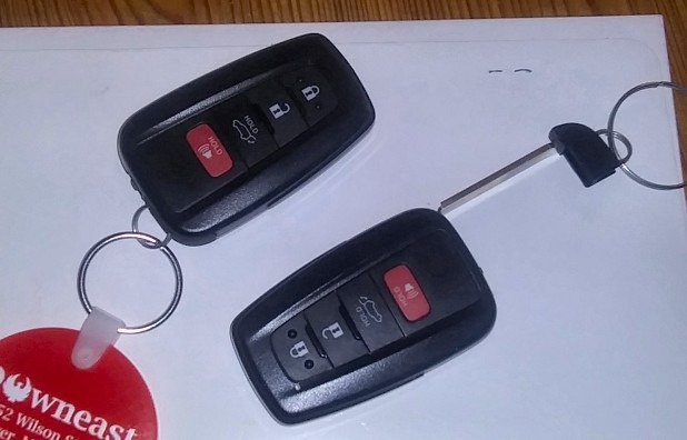 2023ToyotaCarFob.jpg