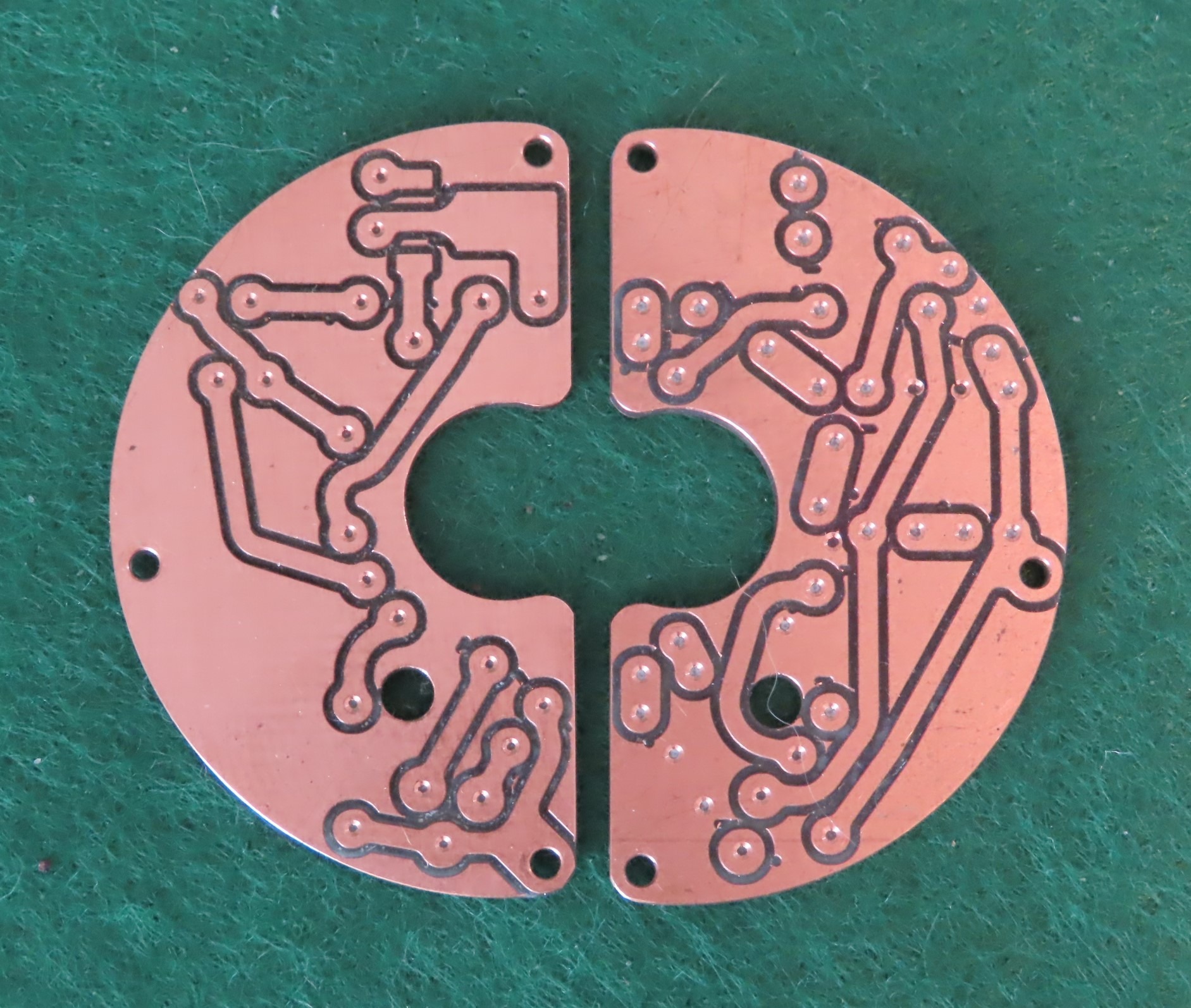 22_servo_PCB_component_and_solder_sides.jpg