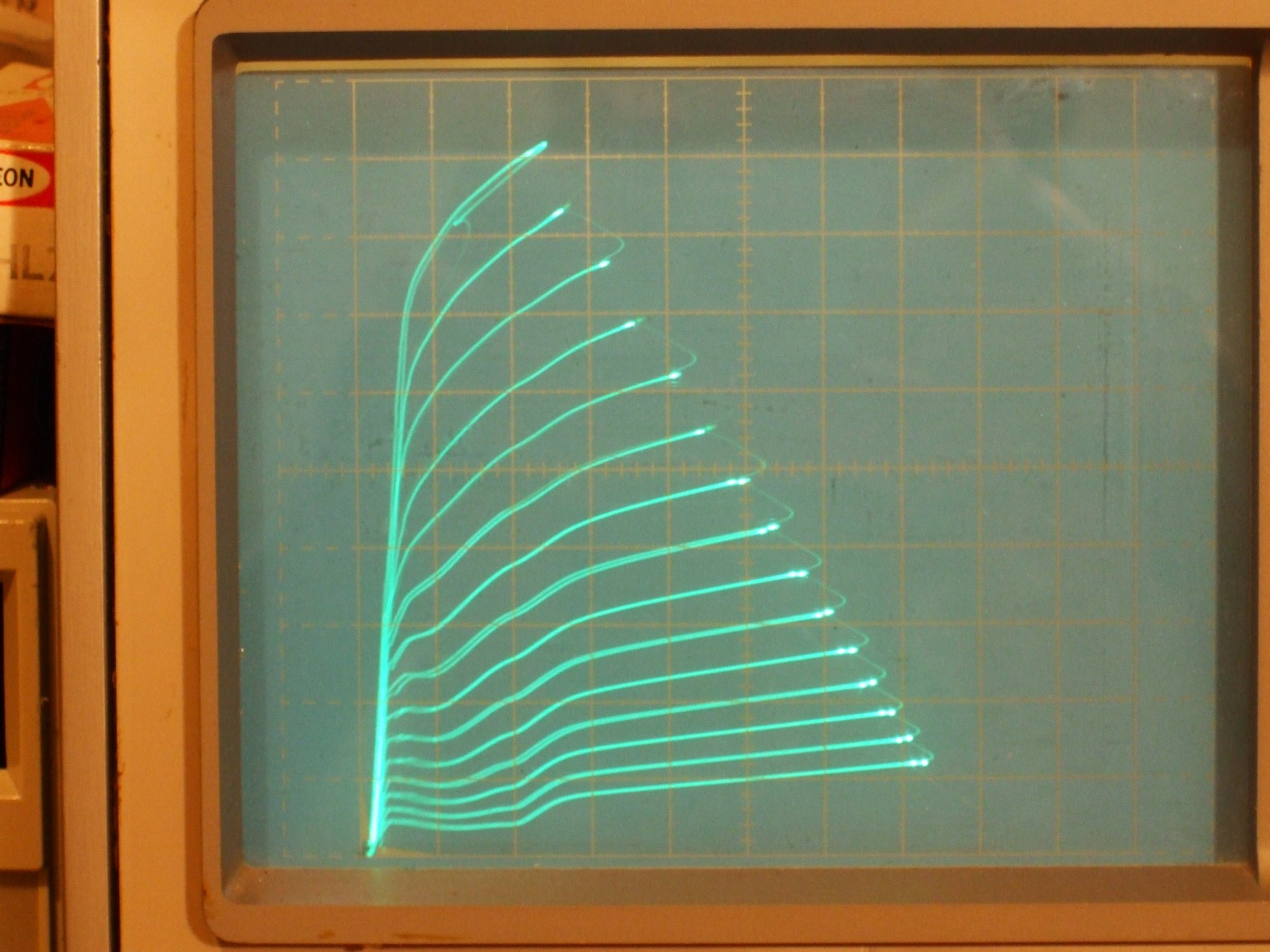 25DN6_RCA_50V_50mA_2V_140V.JPG