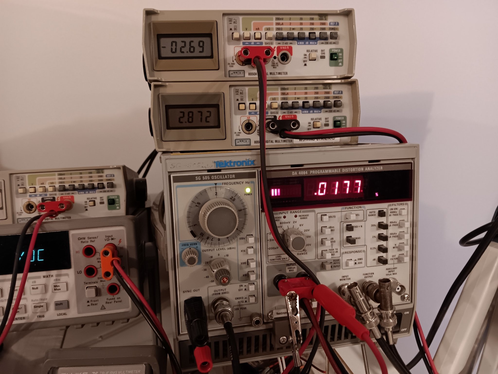 2KHZ-1WATT-THD.jpg