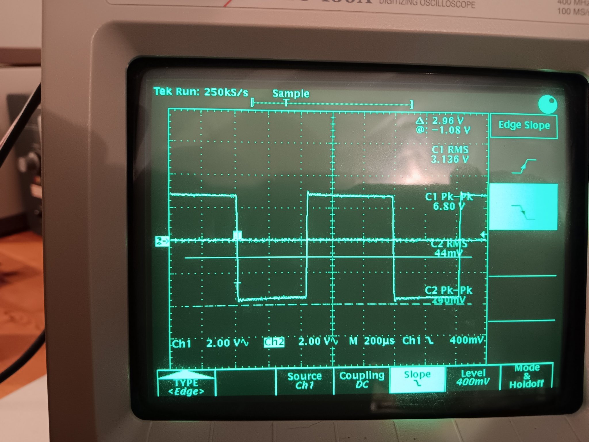 2KHZ_SQUARE_WAVE.jpg