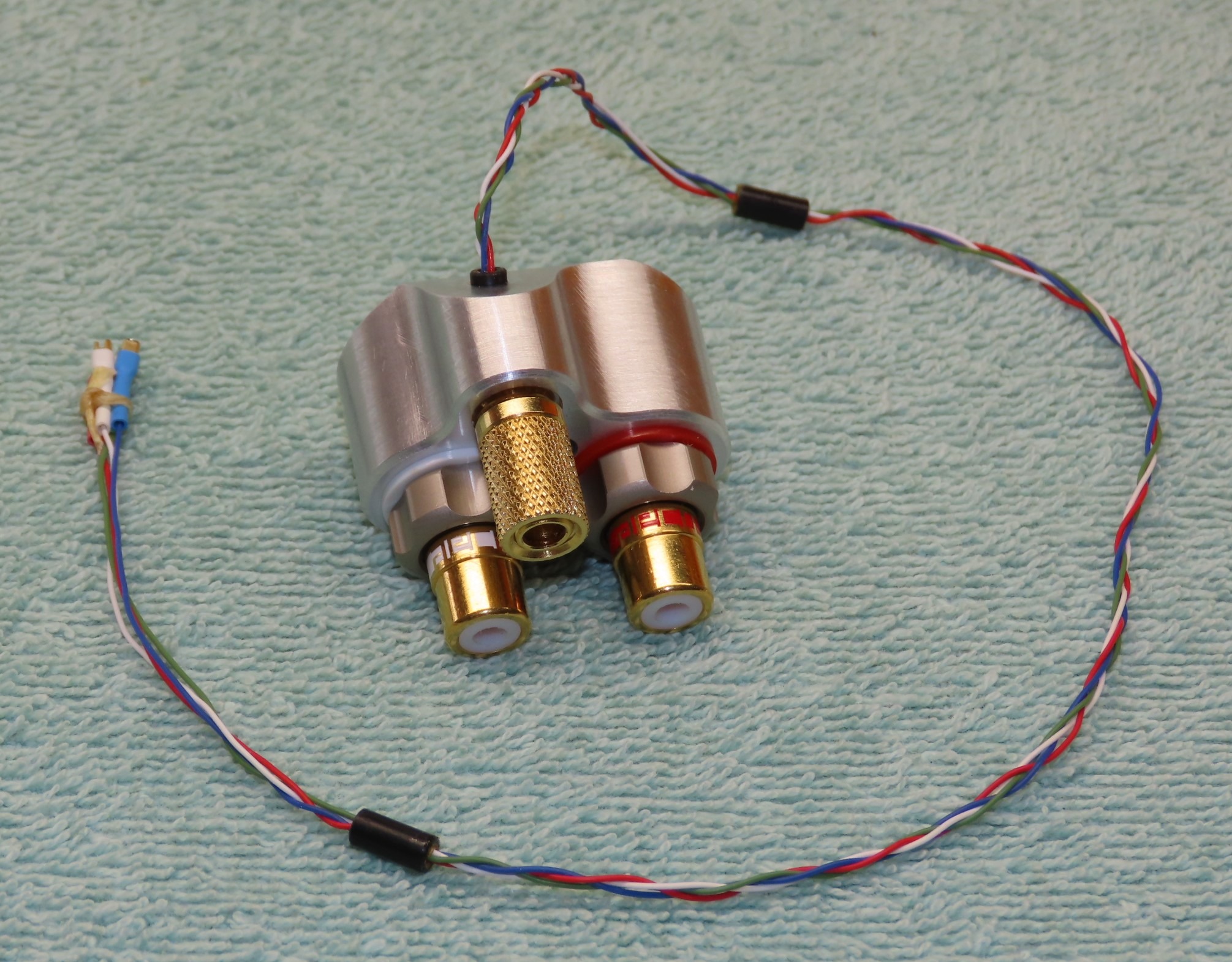 37_audio_cable_internal.JPG