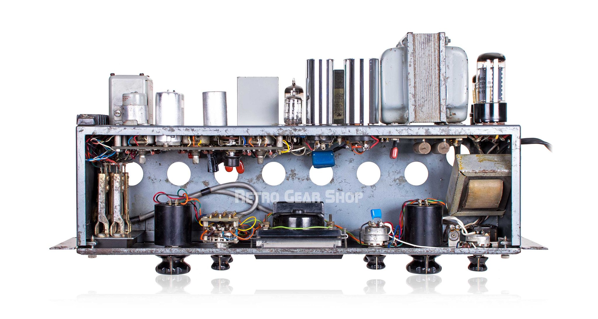 5.-Universal-Audio-175B-Top_3000x1600.jpg