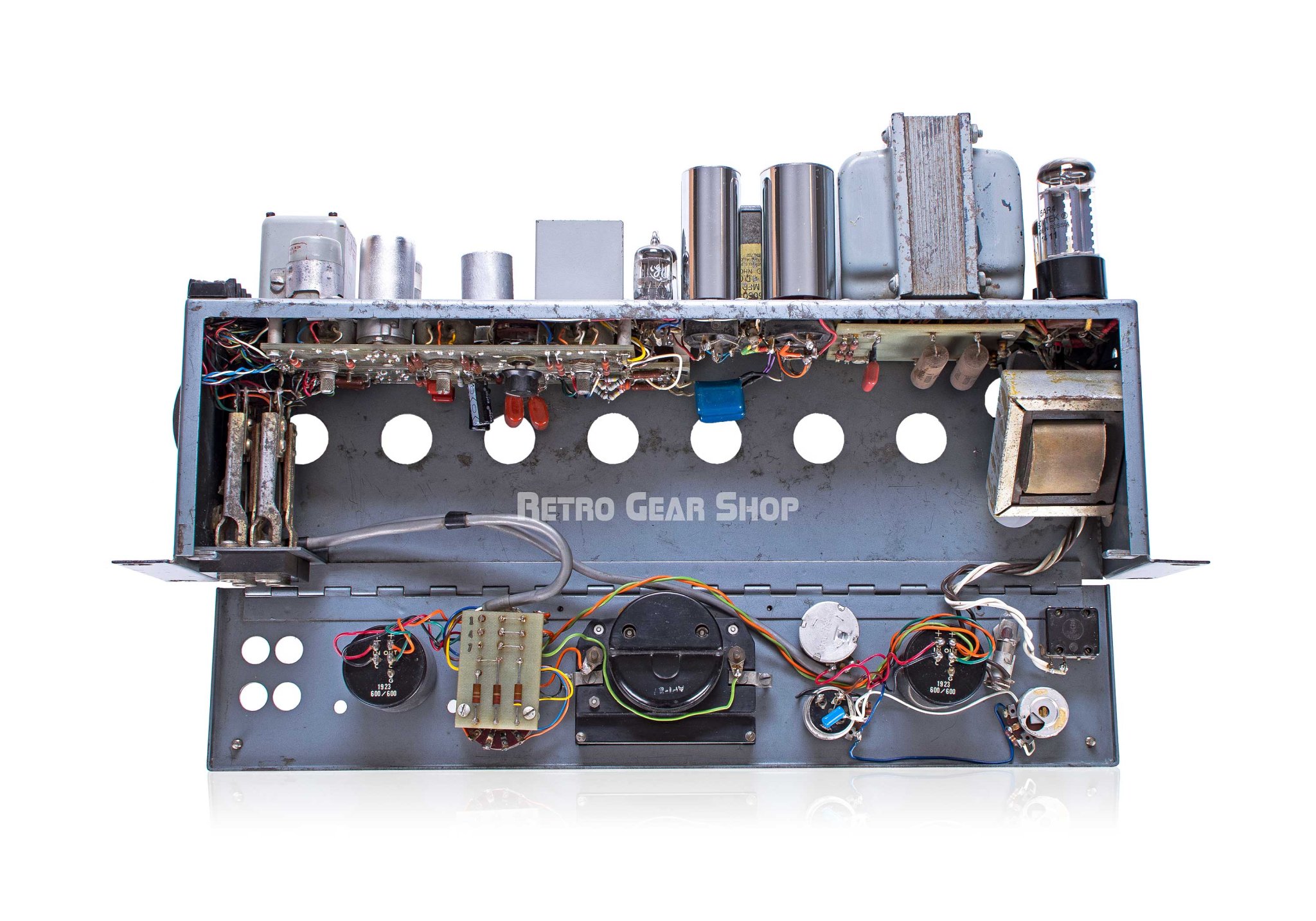 7.-Universal-Audio-175B-Top-Internals_3000x2100.jpg