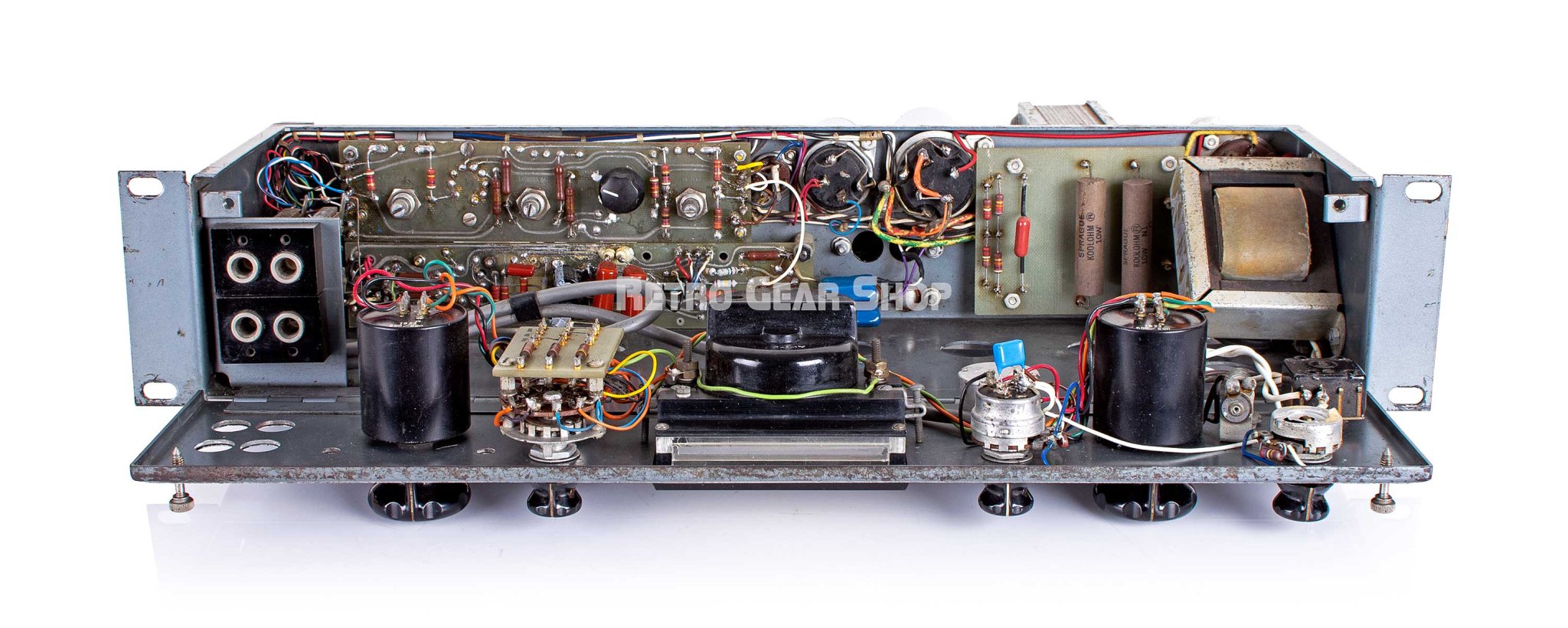 9.-Universal-Audio-175B-Front-Internals_3000x1200.jpg