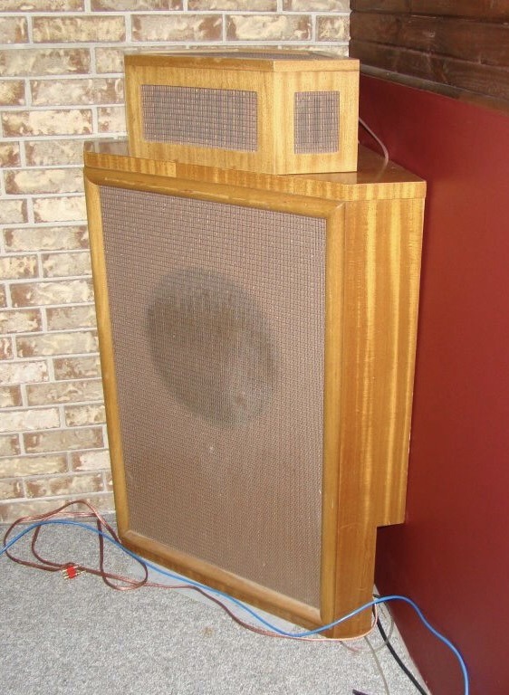 907401-70a88bcb-wharfedale-omni-directional-3-way-vintage-speaker-system-1089908983 2.jpg