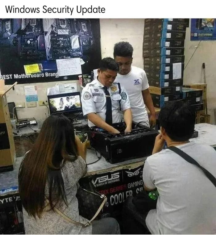 aKGjq5Z_700bwp.jpg