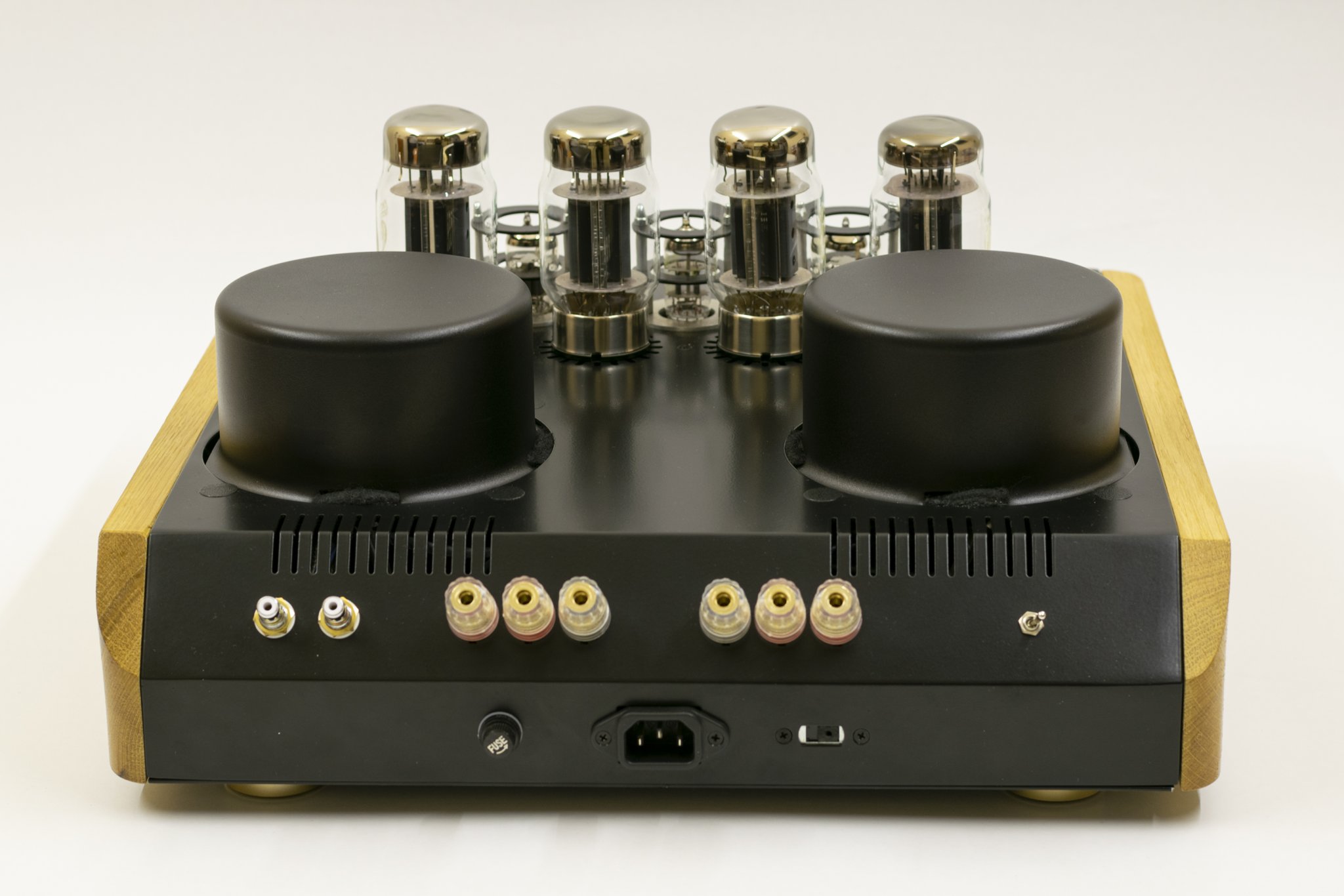 Amp02back.jpg