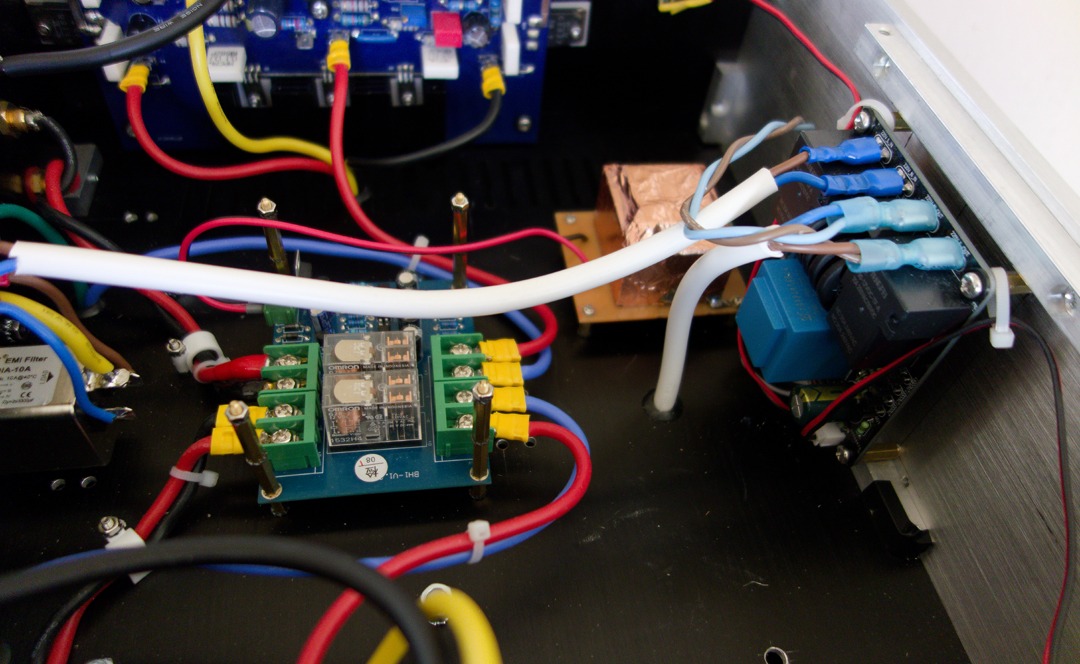 AMPLIFIER 2.jpg
