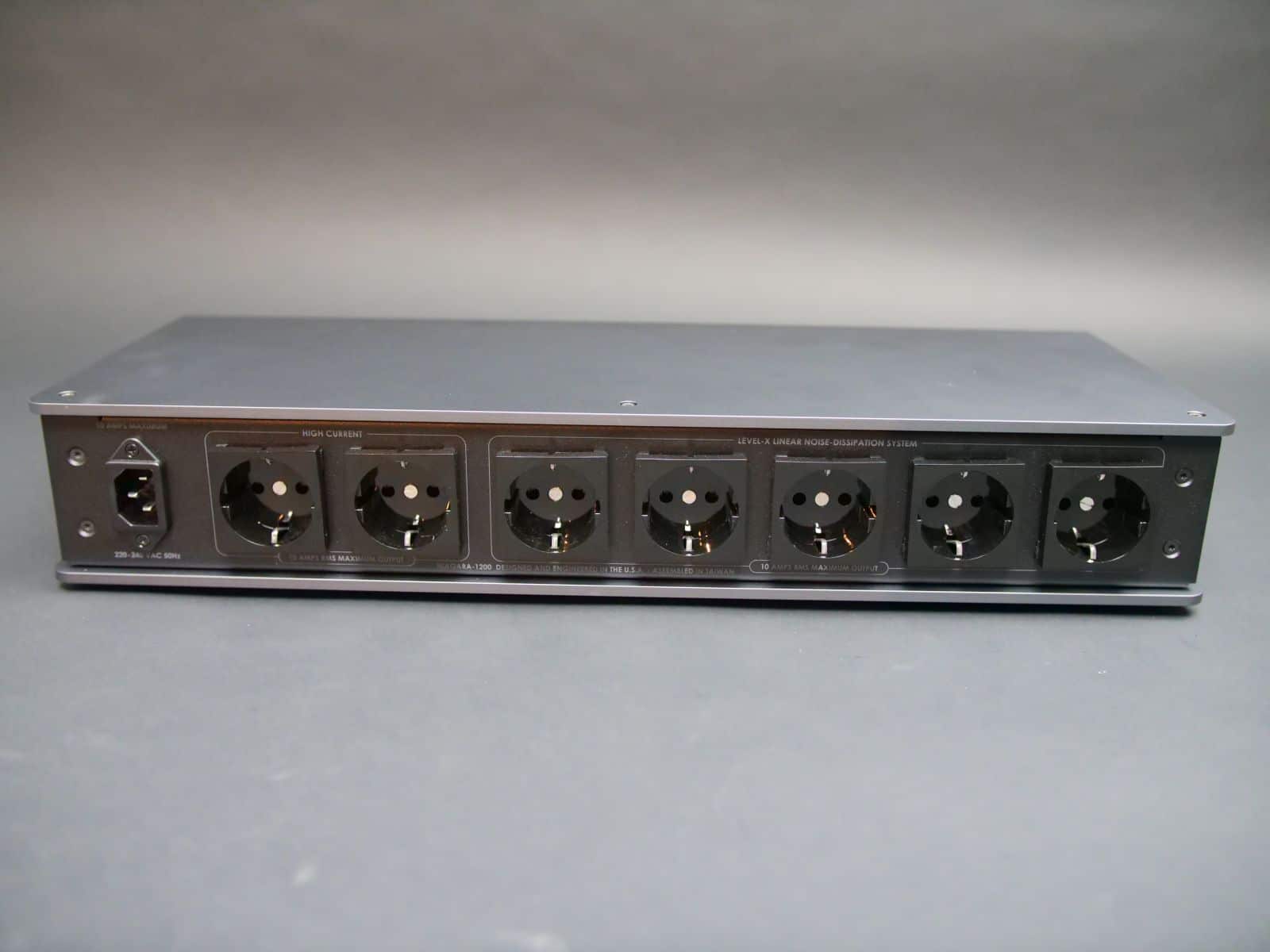 Audioquest-Niagara-1200-4.jpg