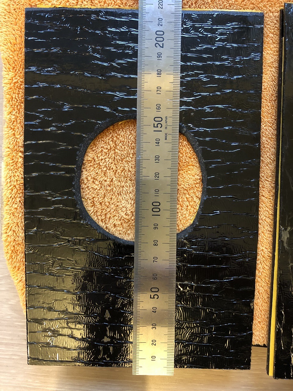 base hole 80mm from rear 33mm from each side_01.jpg