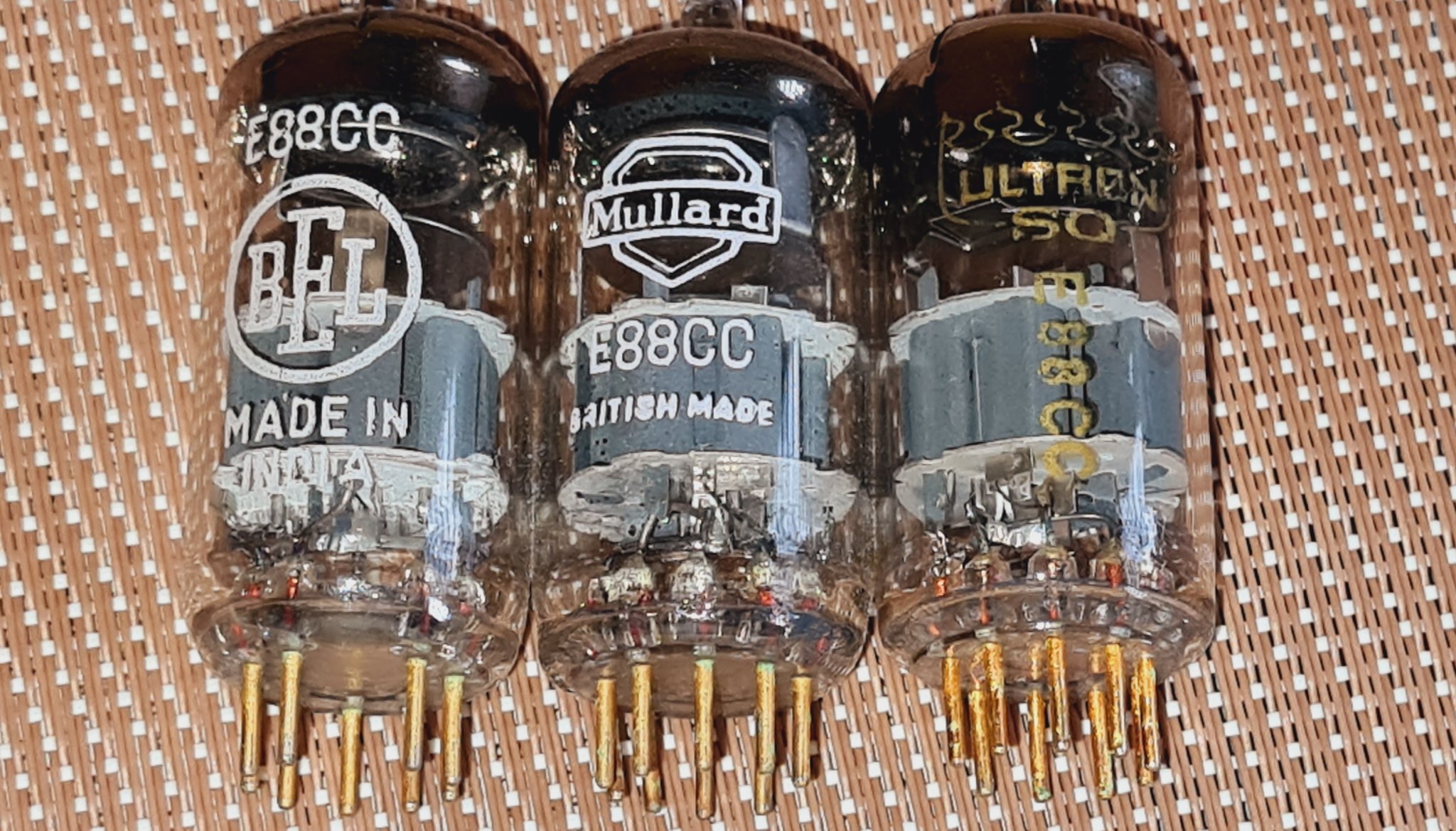 bel-mullard-ultron-ec88cc.jpg