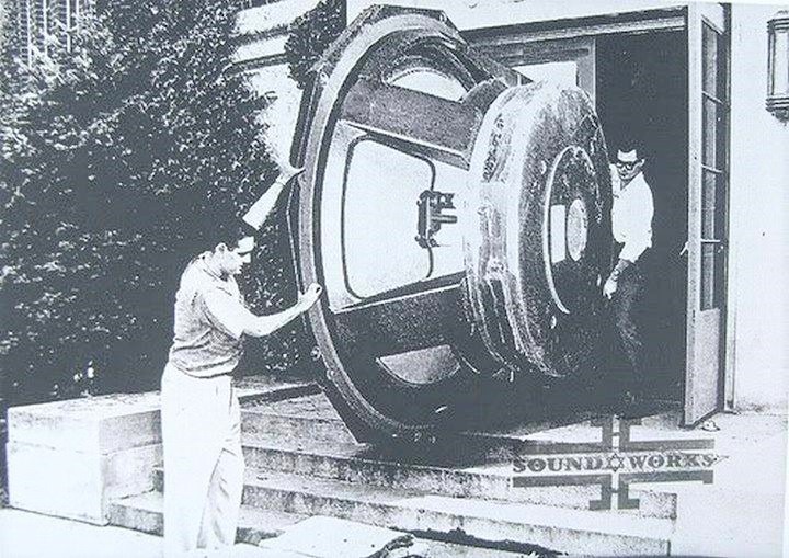 bigassedspeaker.jpg