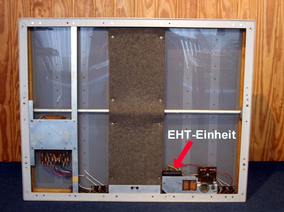 BRAUN LE1 Nummer 2719 Rückseite - Lage der EHT.jpg