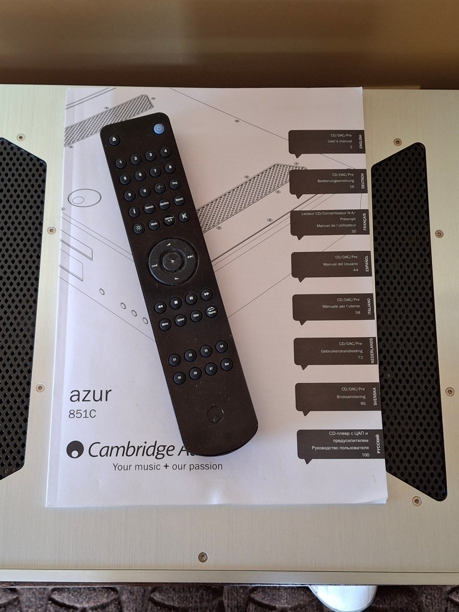 CambAzur851C top-manual-remote.jpg