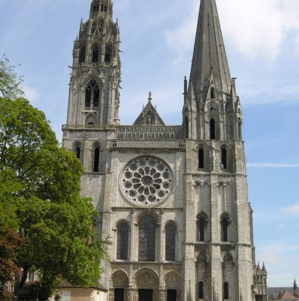 Chartres Cathedral 2.jpg