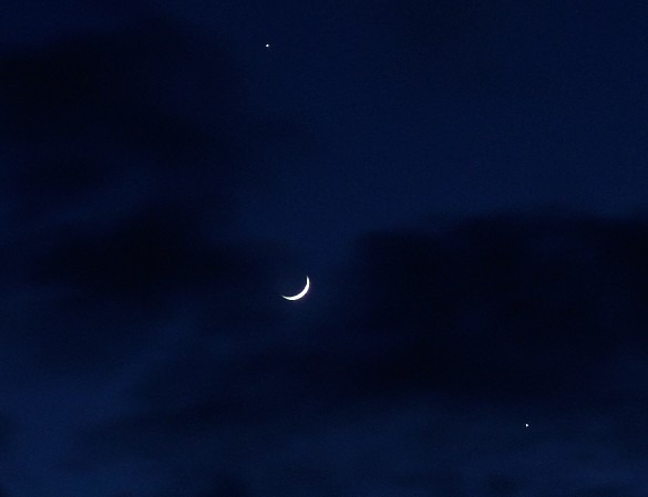 Conjunction Moon Venus Jupiter 22nd Feb 2023.jpg