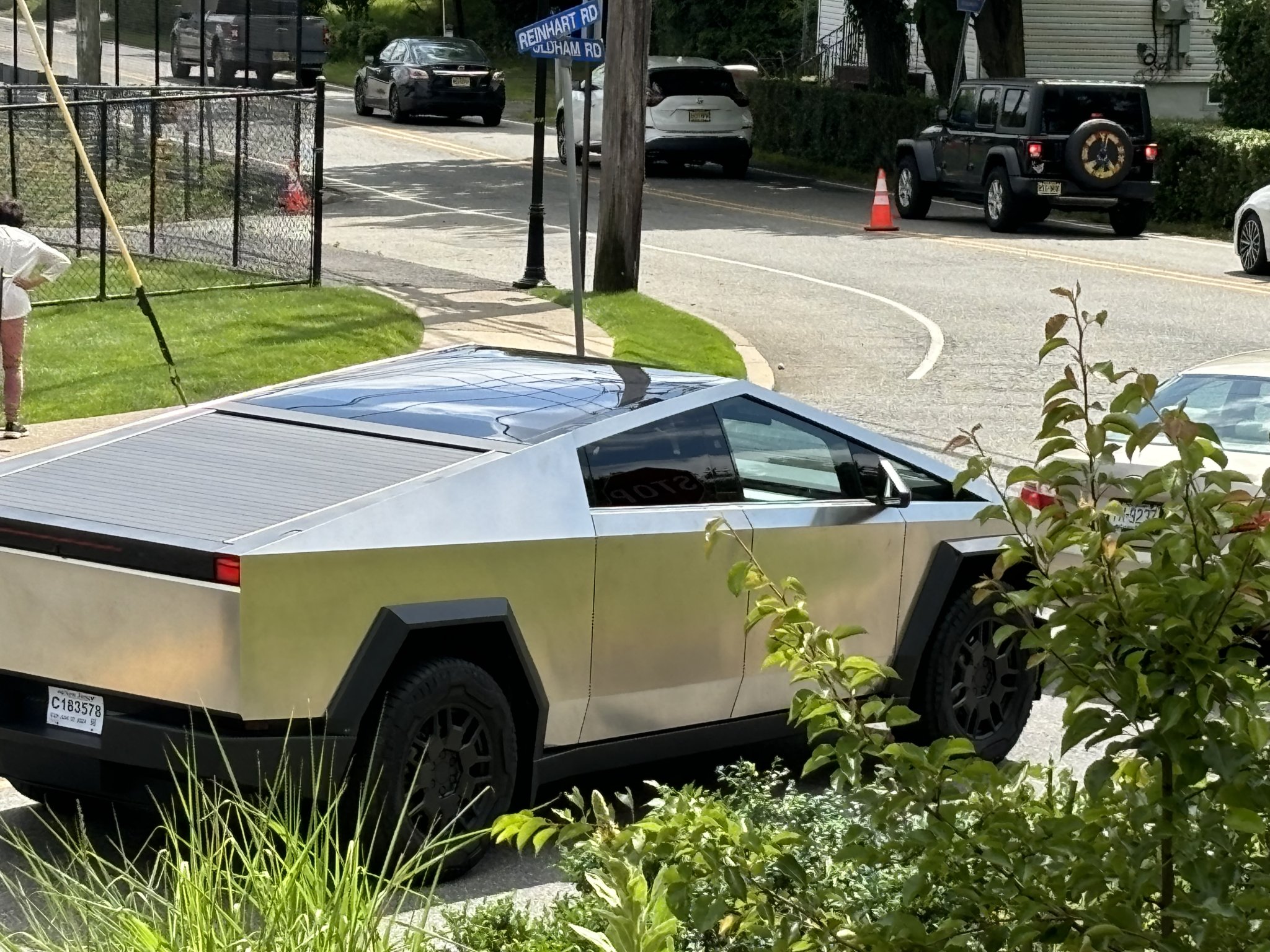 Cyber Truck.jpg