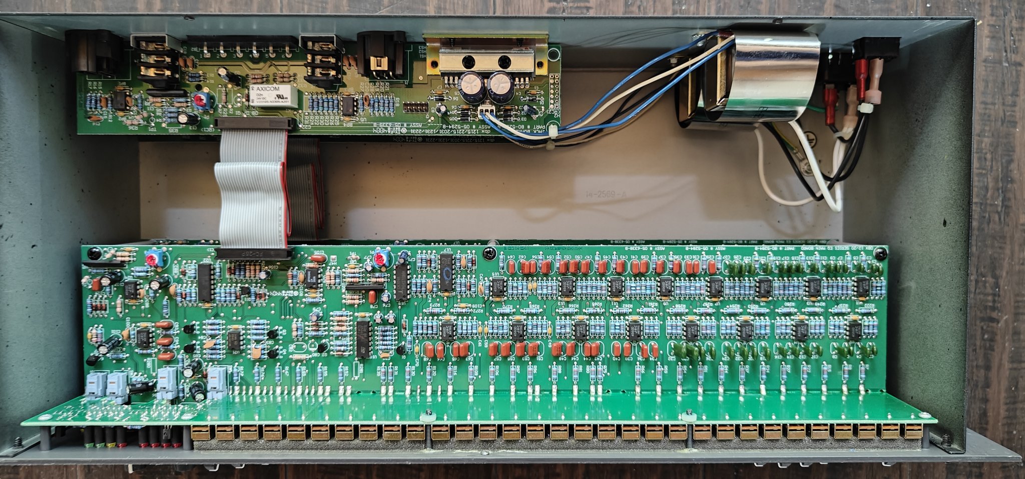 dbx 2231 Internal.jpg