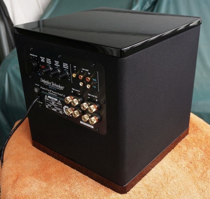 definitive-technology-supercube-i-subwoofer.jpg
