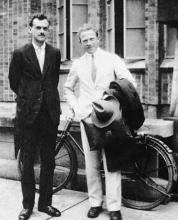 Dirac and Heisenberg Chicago 1929.jpg