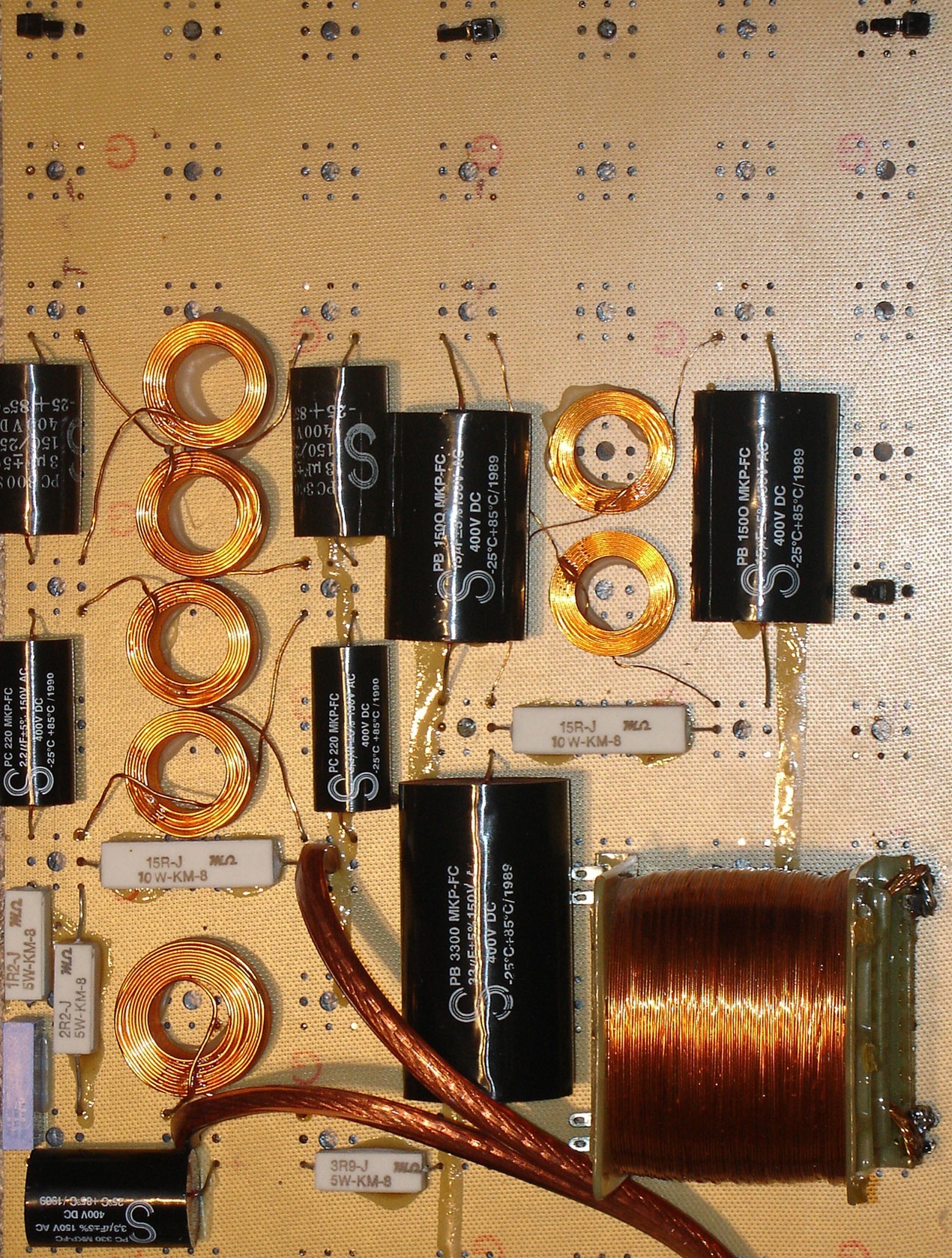 Dynaudio Contour 4 Bottom crossover.jpg