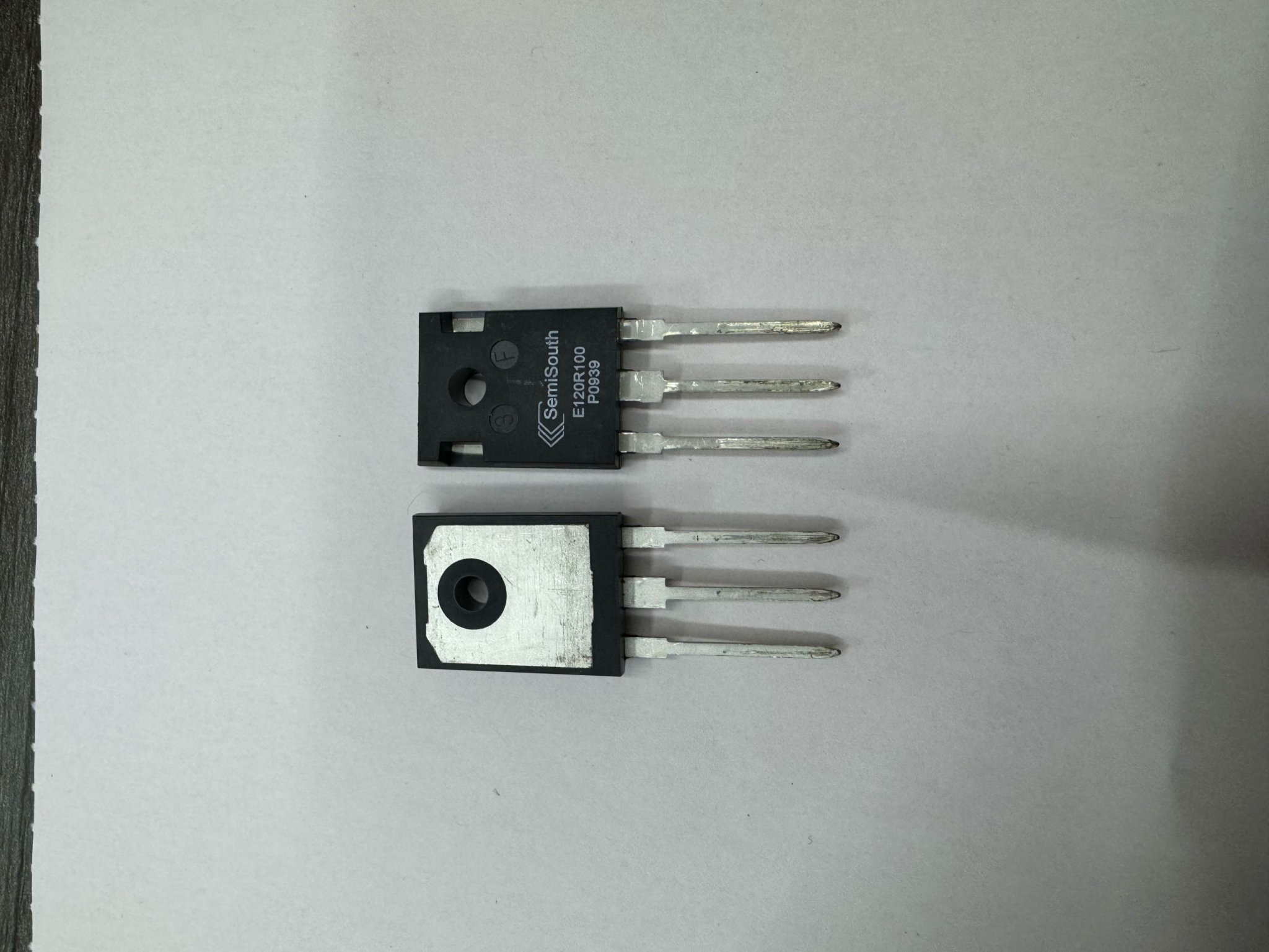 E120R100.jpg