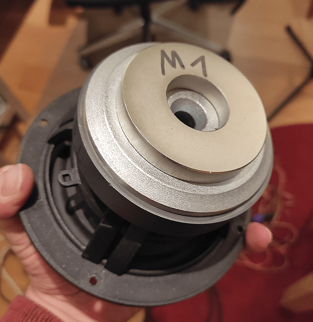 Edelstoff_MkIII_Magnet.png
