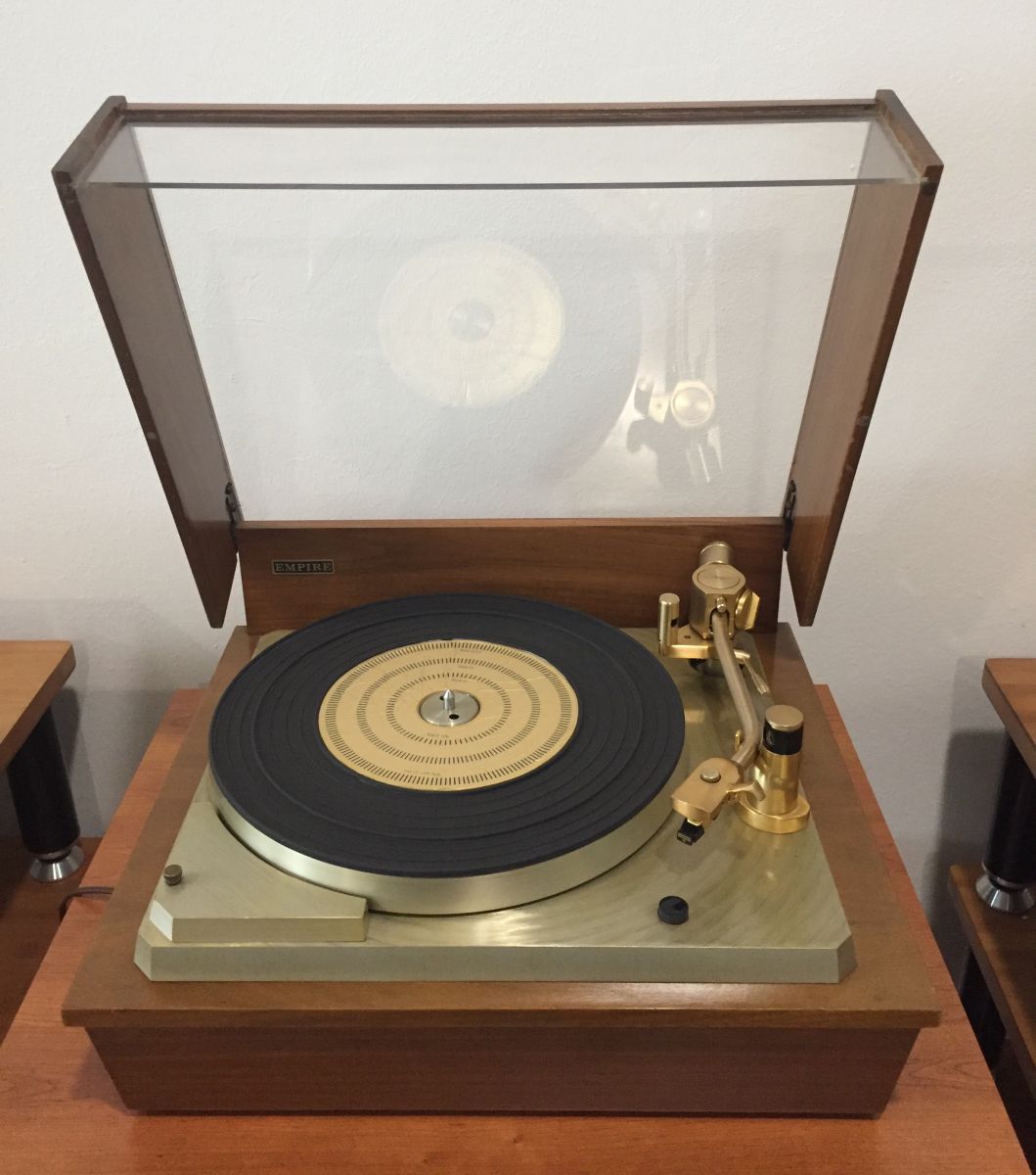 Empire Troubador 598 Mark III.jpg