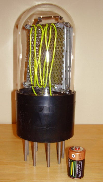 Fake_vacuum_tube.jpg