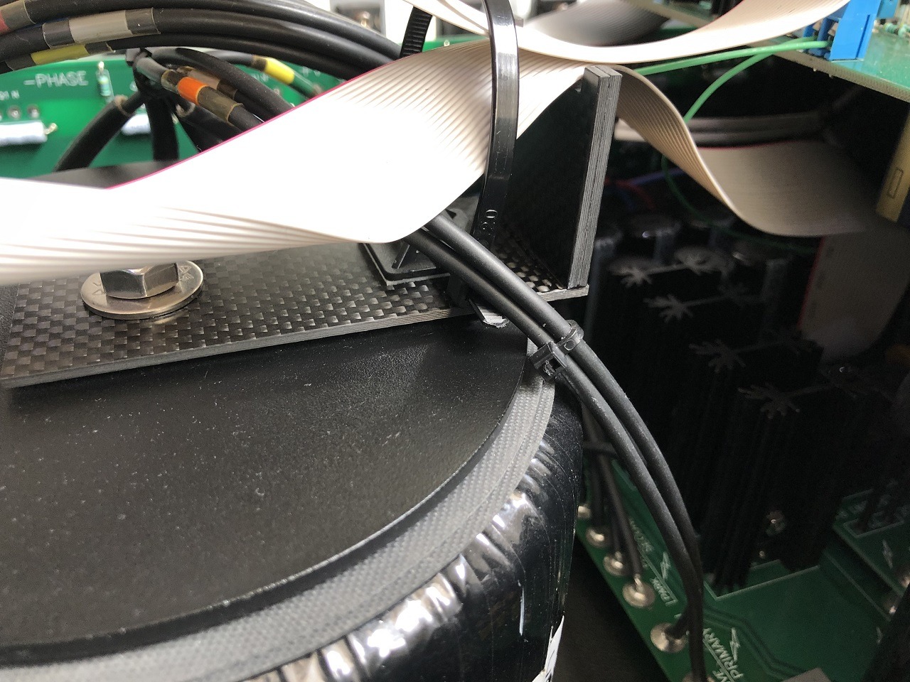 front panel cable support_01.jpg