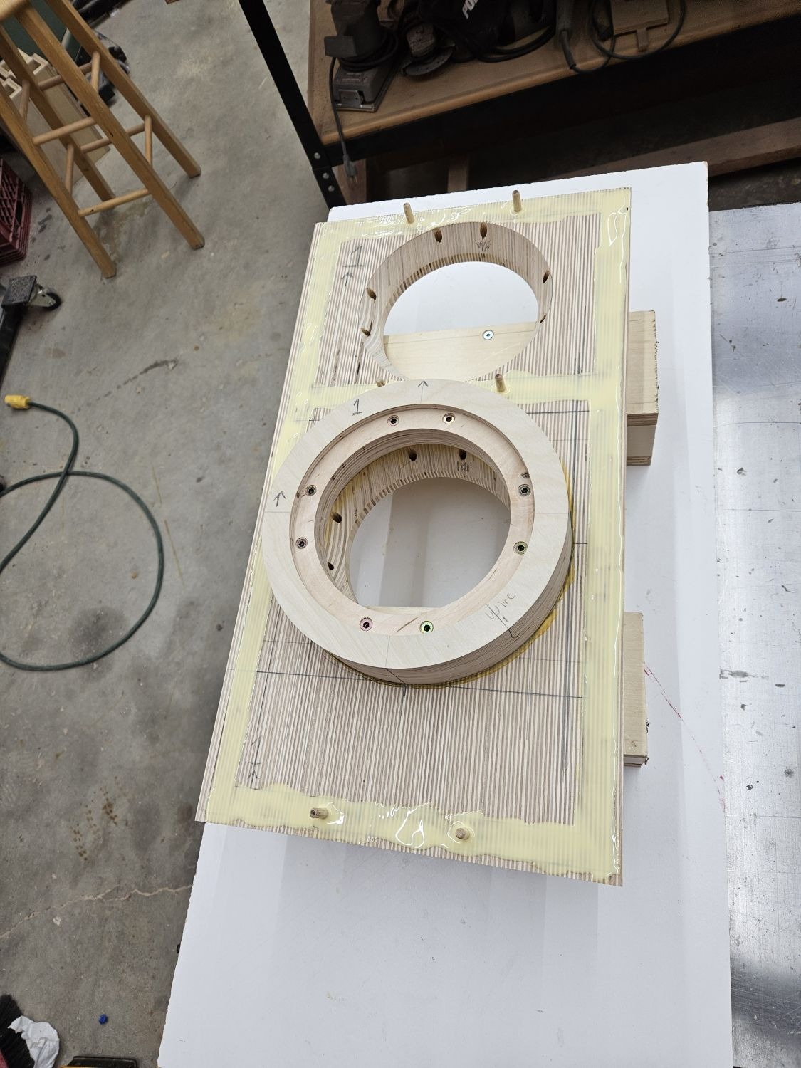 glue on baffle 1.jpg