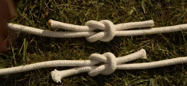 Granny Knot and Reef Knot.png