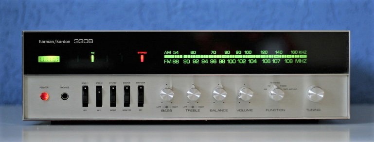 Harman Kardon 330B Front.jpg