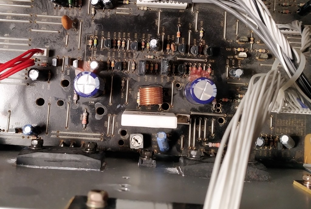 HK3480 power amplifier right channel photo small.jpg