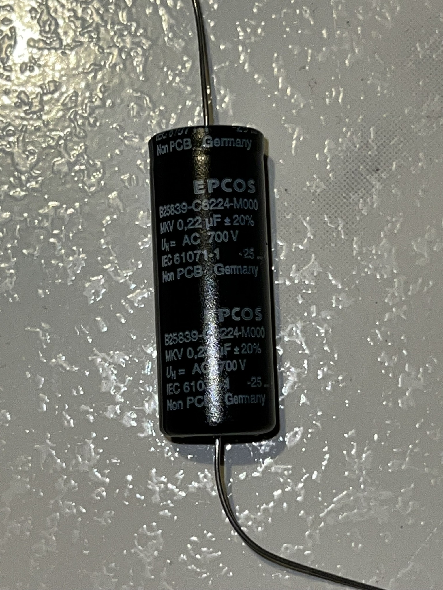 For Sale - Siemens Epcos B25839 MKV capacitors 0,22uF 700V