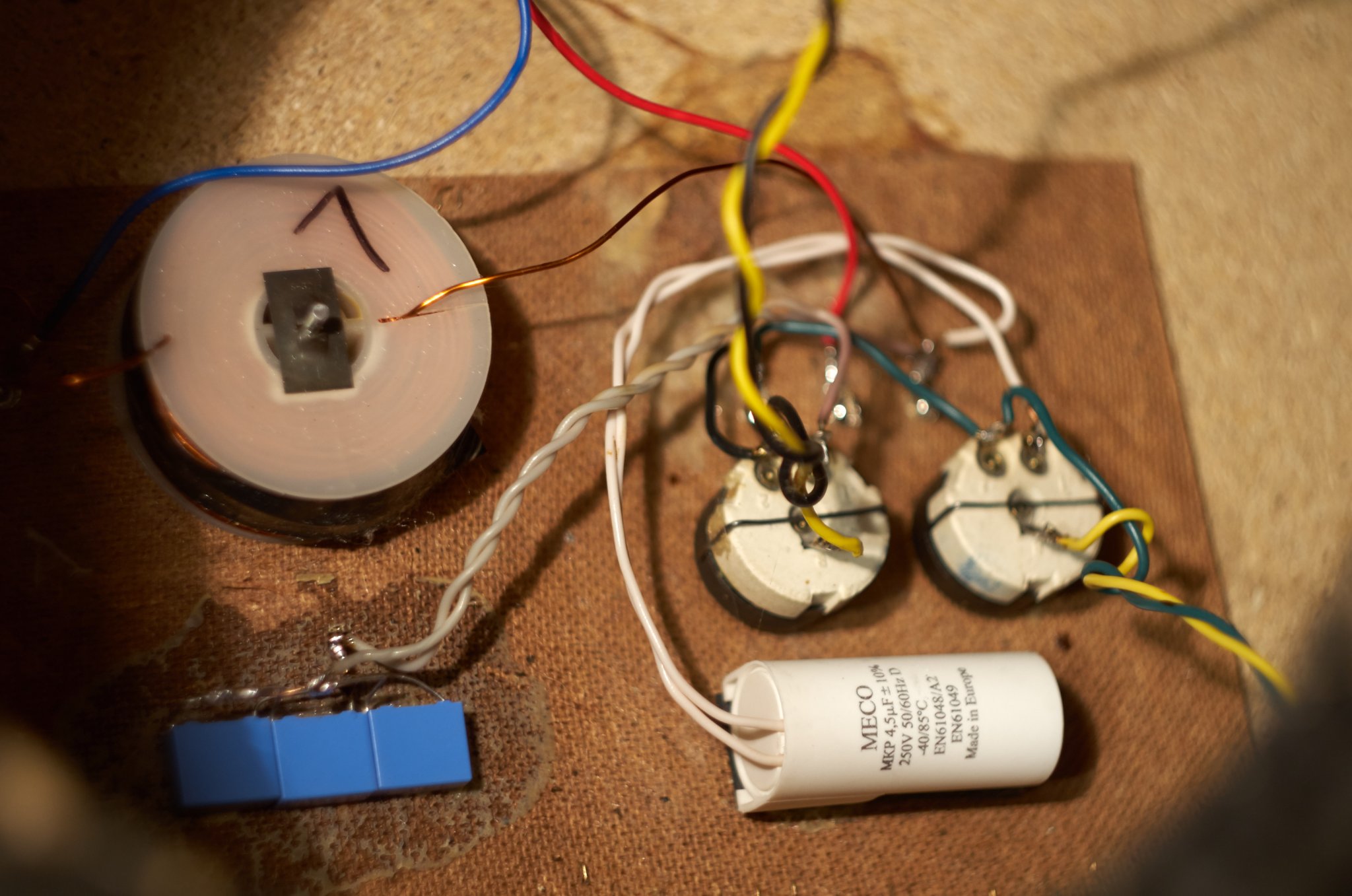 AR-2Ax new capacitors